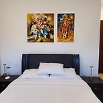 Luxury 32Nd Floor 2 Bed-2 Bath Apartment With Pool, Harbour & Lotus Tower Views