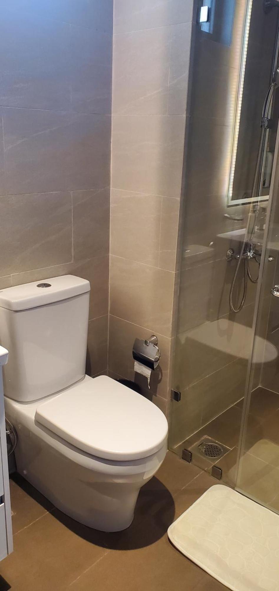 Luxury 32nd Floor 2 Bed-2 Bath With Pool, Harbour & Lotus Tower Views Colombo