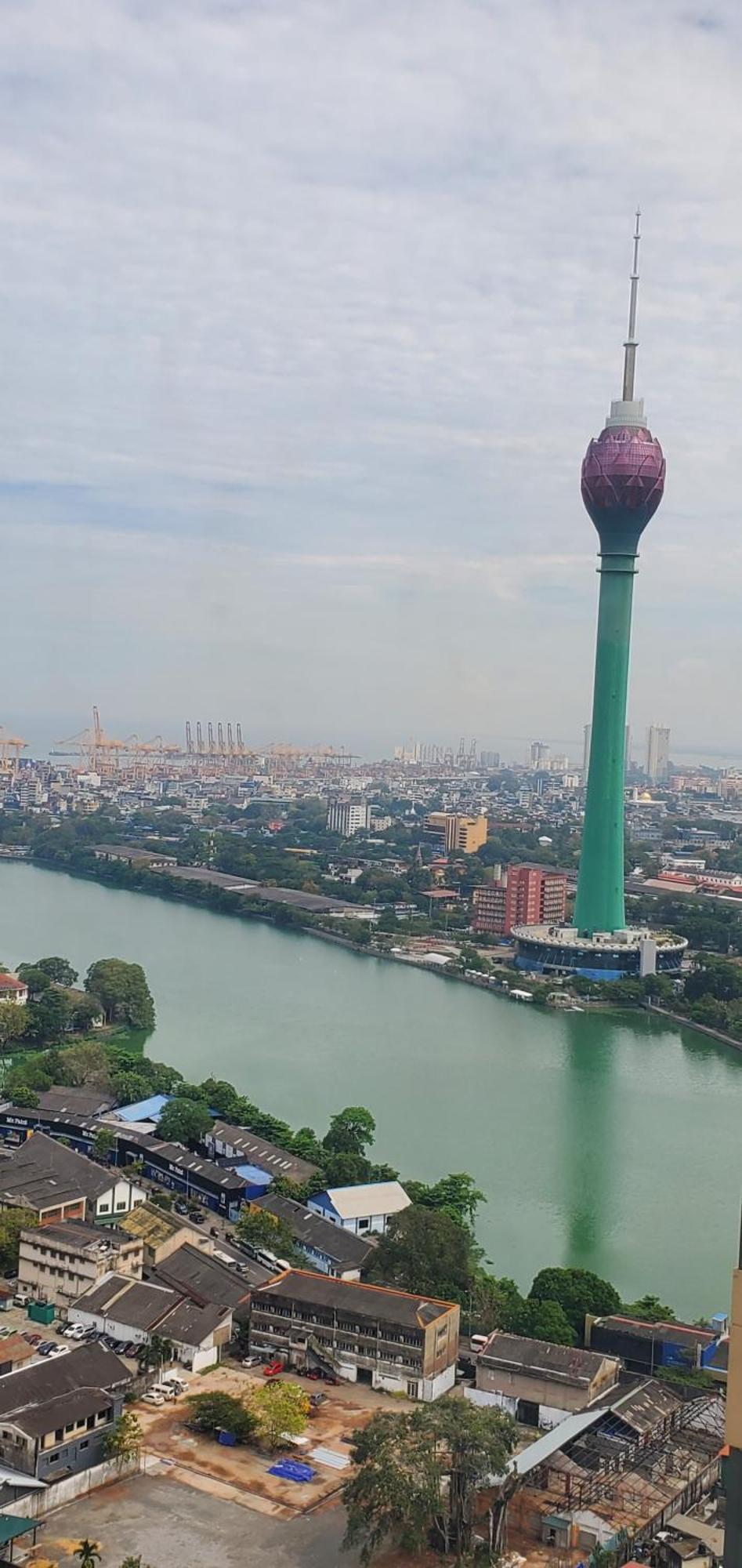 Luxury 32nd Floor 2 Bed-2 Bath With Pool, Harbour & Lotus Tower Views Apartamento